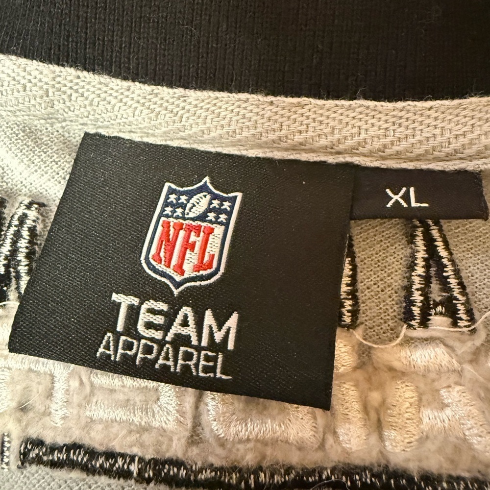 Vintage NFL Raiders Black and White Polo Shirt - Picture 4 of 4